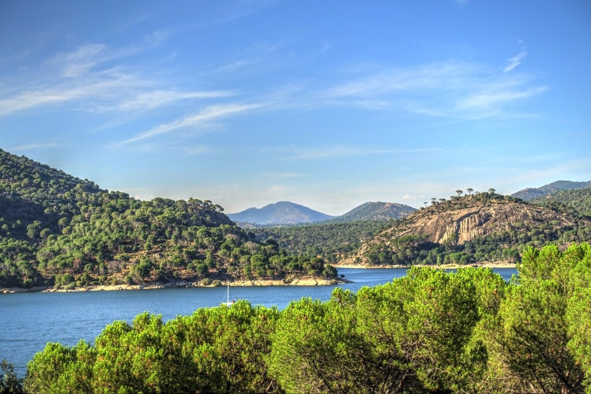 9 piscinas naturales donde bañarse en Madrid: las mejores playas de interior