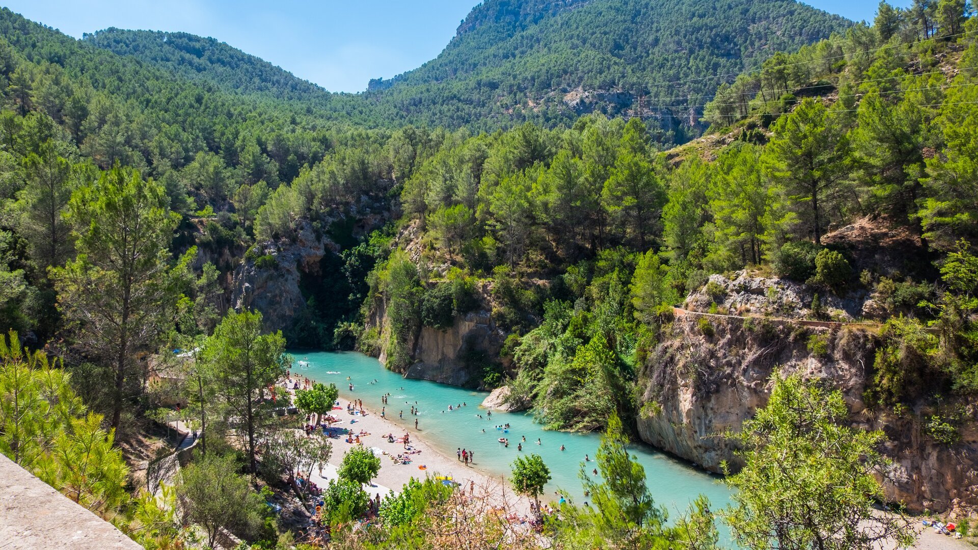 Aguas turquesa entre barrancos: la preciosa piscina natural galardonada con una Bandera Azul en Castellón