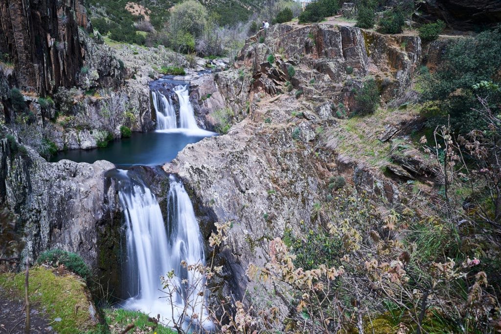 Cascada del Aljibe: saltos en cadena con 12 metros de altura - EscapadaRural