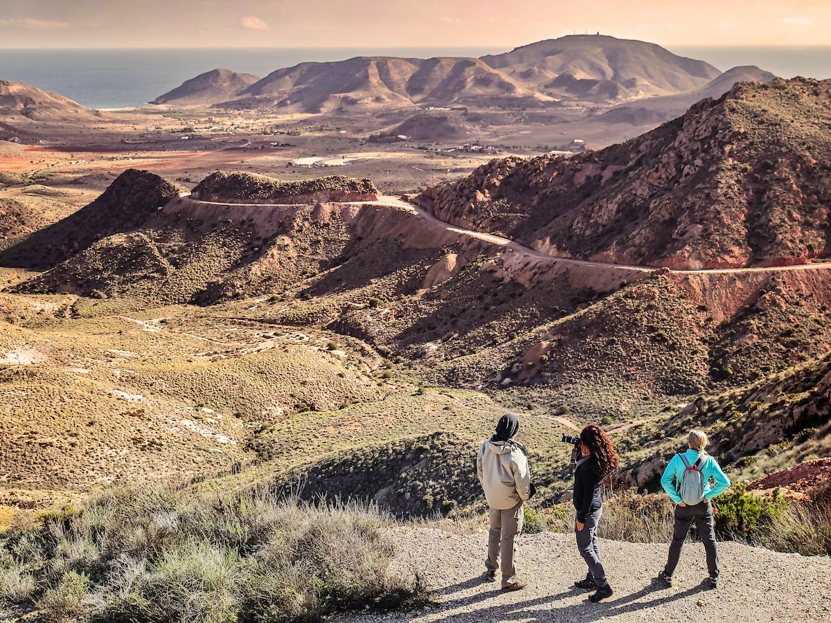 Cinco excursiones por el Cabo de Gata con un experto en geología: antiguos volcanes, yacimientos y una mirada a la fiebre del oro