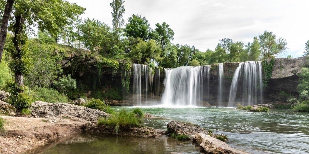 De ruta por las cascadas, pozas y playas más espectaculares de Burgos