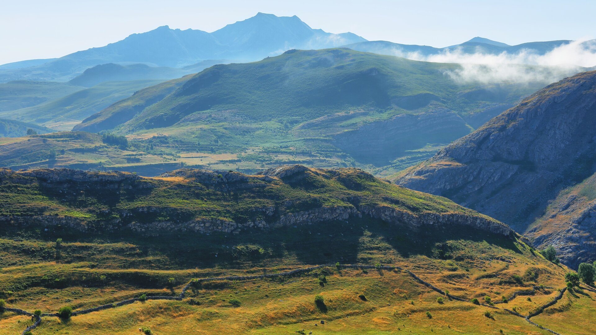 Declarado Reserva de la Biosfera: el sorprendente paisaje que originó la expresión «estar en Babia»