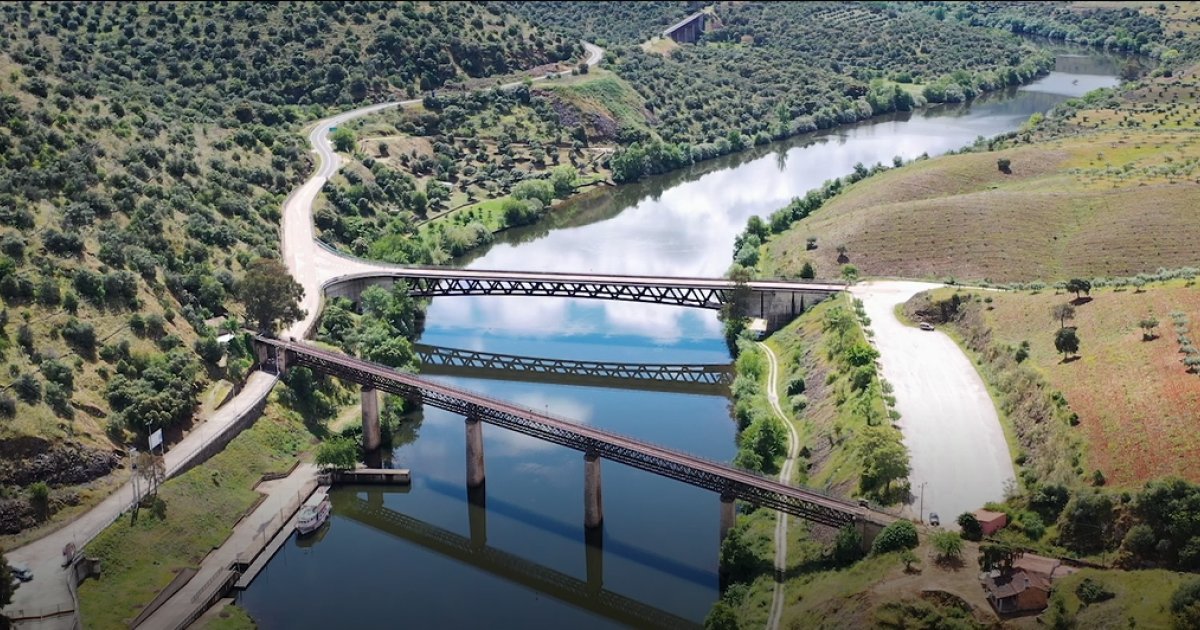 El Camino de Hierro, una de las rutas senderistas más espectaculares de España