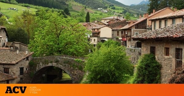 El destino de montaña de Cantabria que es perfecto para huir de la ola de calor: a los pies de los Picos de Europa y atravesado por dos ríos
