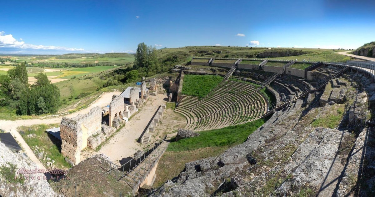 El enorme y desconocido teatro romano escondido en un pequeño pueblo de Burgos