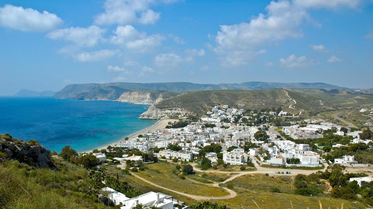 El paraíso pesquero de aguas cristalinas que vive al margen de la masificación y es idóneo para el verano