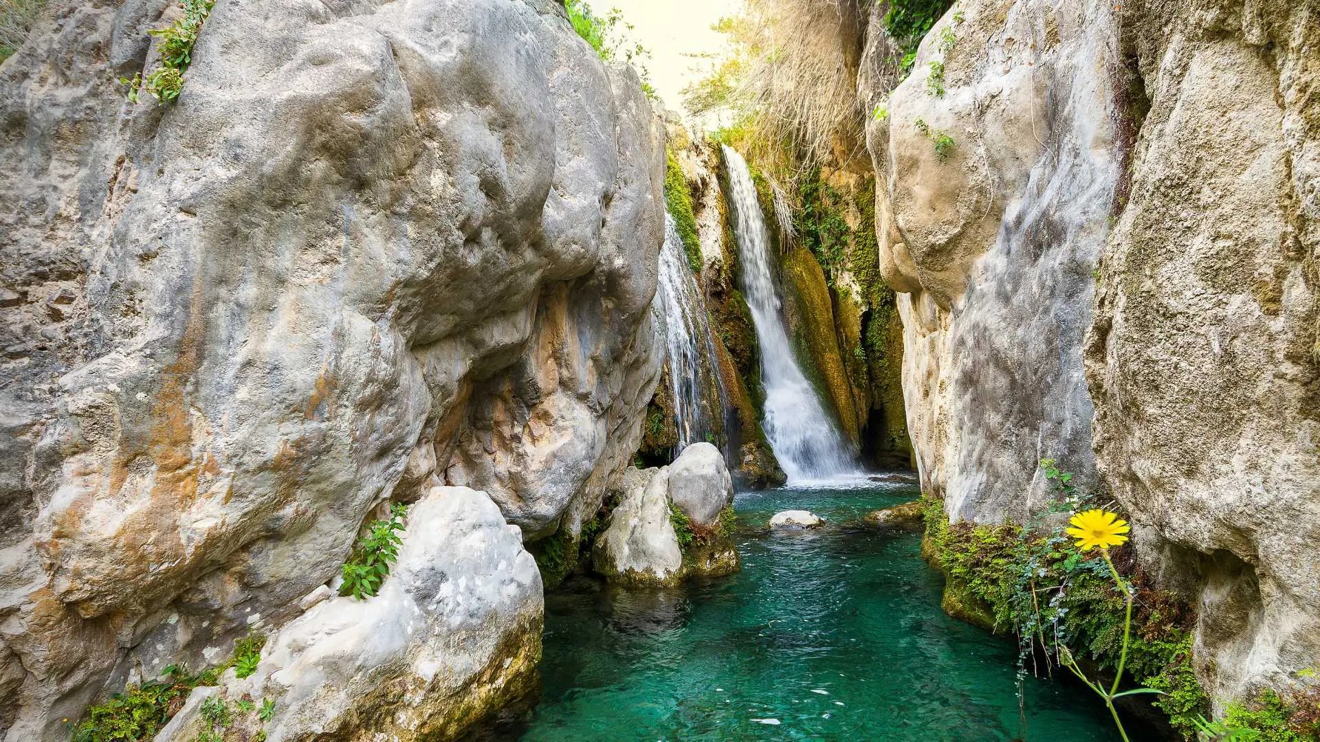 El parque acuático natural para descubrir desde Teruel: una maravilla natural de aguas cristalinas