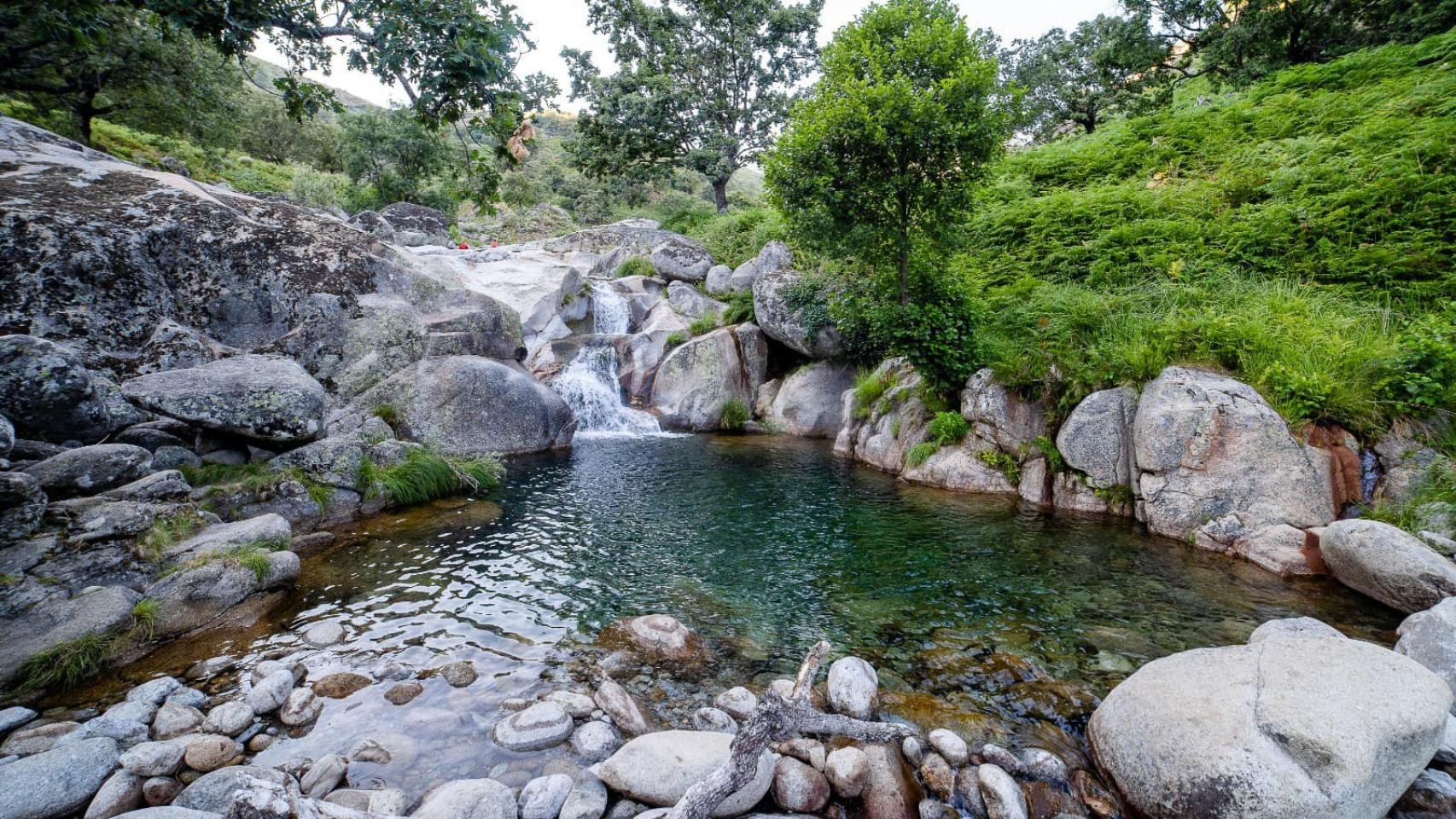 El precioso pueblo de Ávila repleto de piscinas naturales perfectas para refrescarse en verano: 