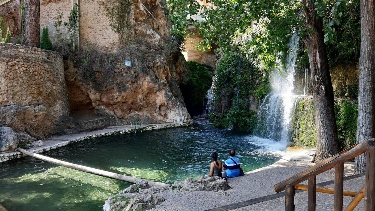 El pueblo de Albacete con piscinas naturales en su centro histórico y cascadas dónde refrescarse este verano