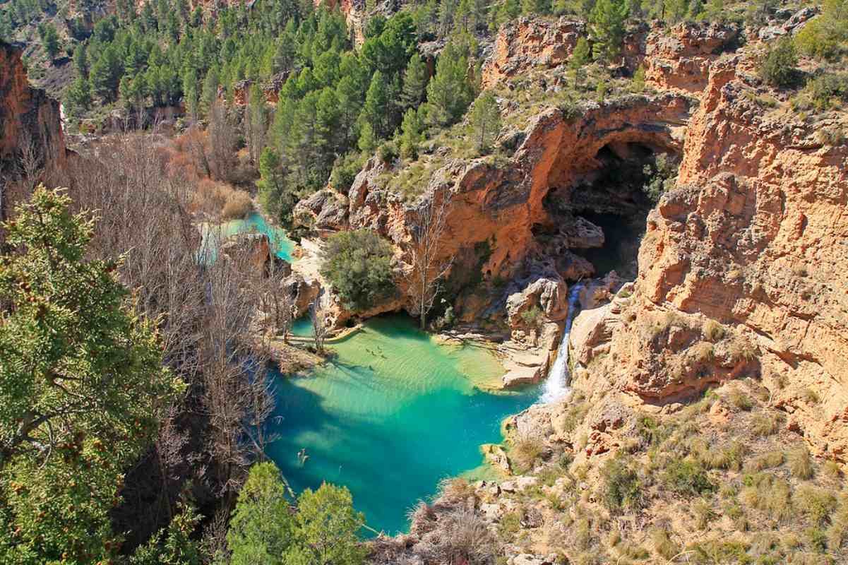 El pueblo de Castilla-La Mancha atravesado por cinco ríos y donde disfrutar de aguas turquesas - ENCLM