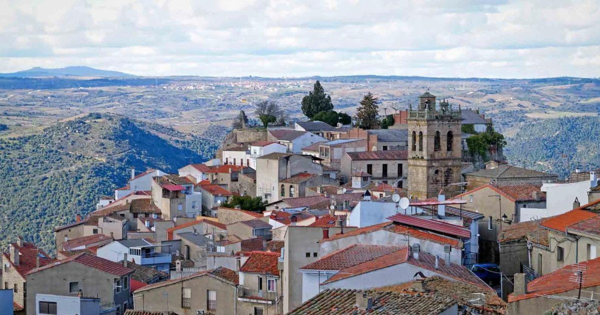 El pueblo de Zamora excavado en la roca que tiene casi tantas bodegas como habitantes