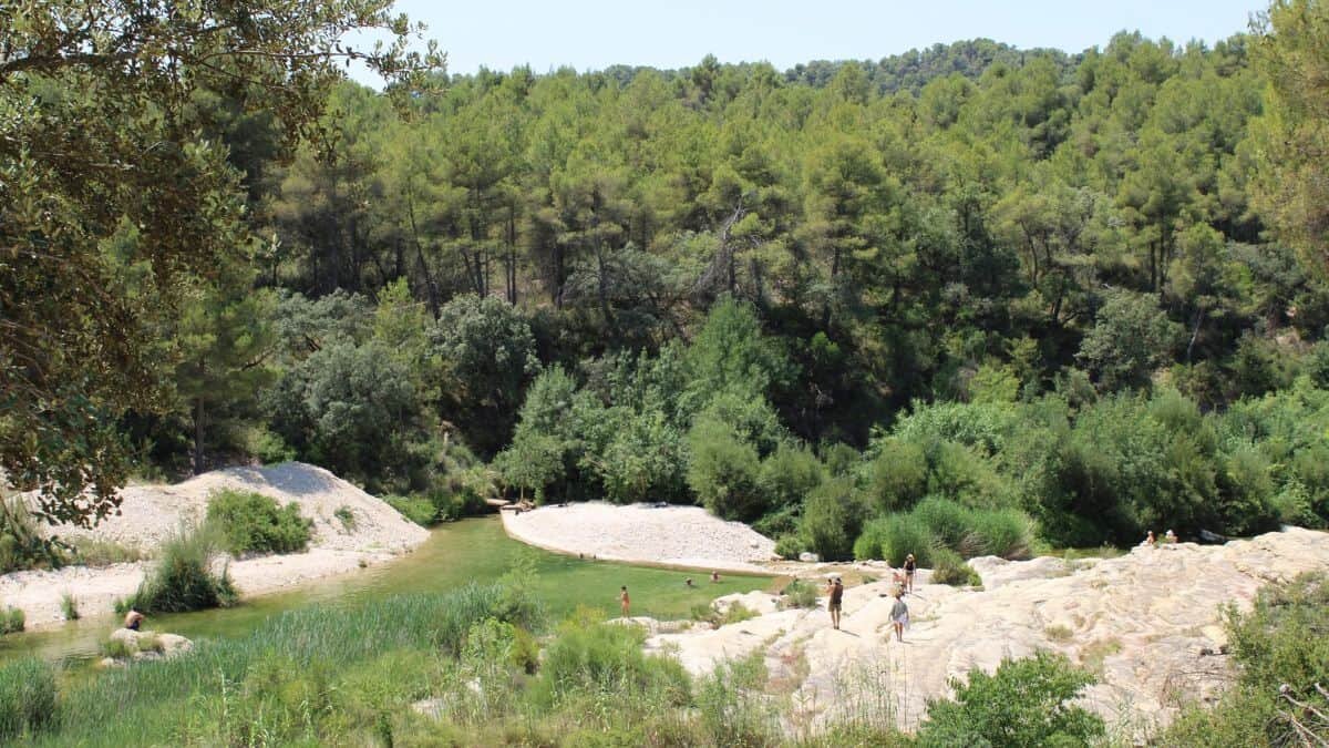 El pueblo fronterizo de Teruel que esta lleno de piscinas naturales cristalinas