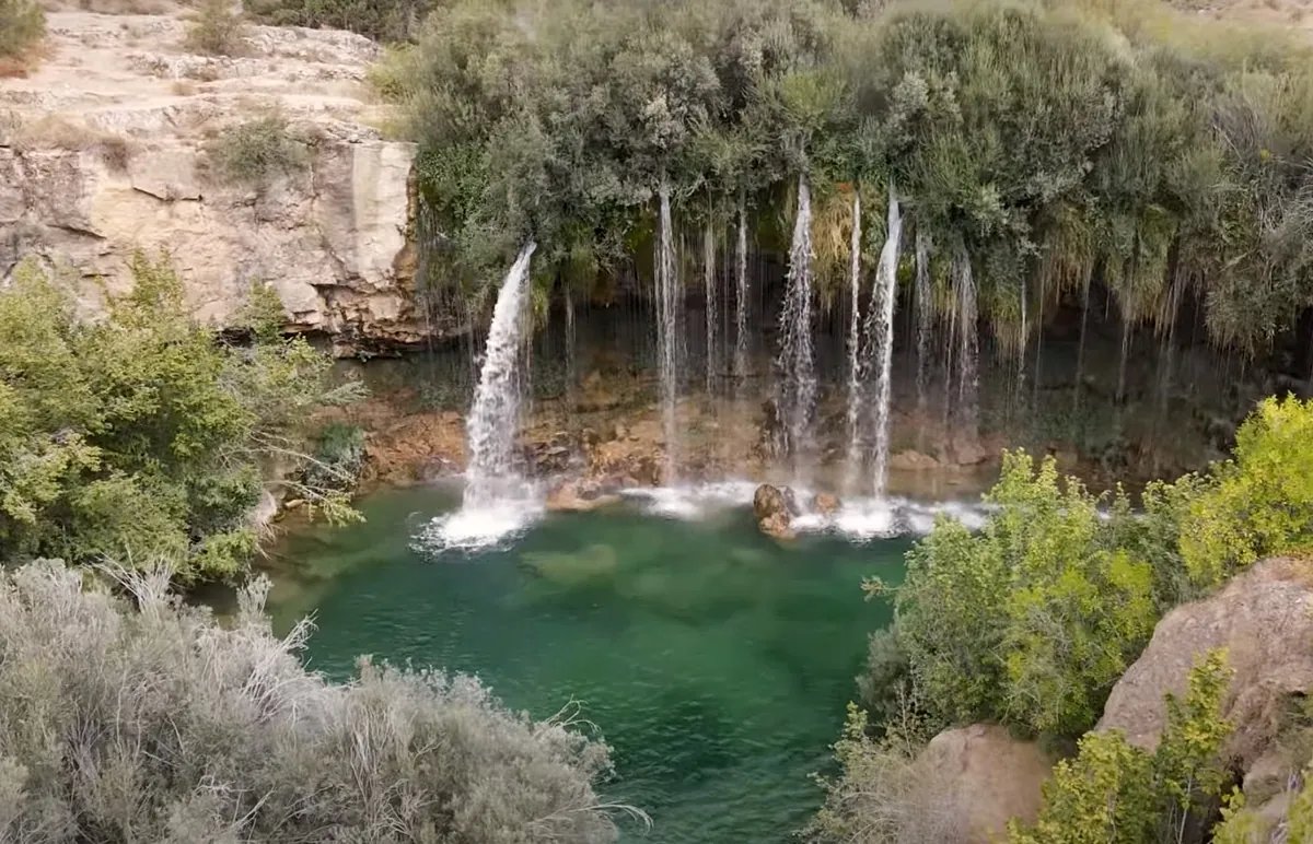 El pueblo más infravalorado de Aragón: calles de piedra, cascadas secretas y ni un turista a la vista