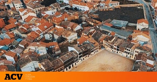 El pueblo medieval de Castilla y León que tienes que visitar: con bodegas subterráneas y en plena Ribera del Duero