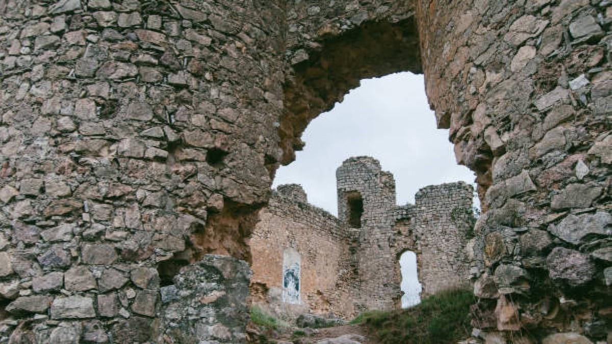 El pueblo medieval de Guadalajara en el que la mitad de sus habitantes son artistas