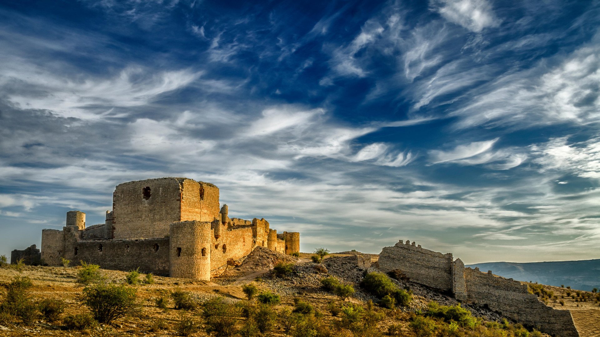 El pueblo medieval de Soria en el que perderte en sus calles con un castillo de película: a dos horas de Madrid