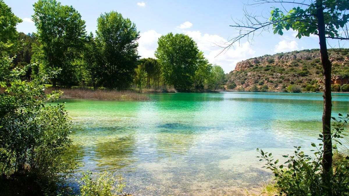 El rincón de Guadalajara donde el Tajo se convierte en una piscina natural: aguas cristalinas en el lugar más deseado de La Mancha
