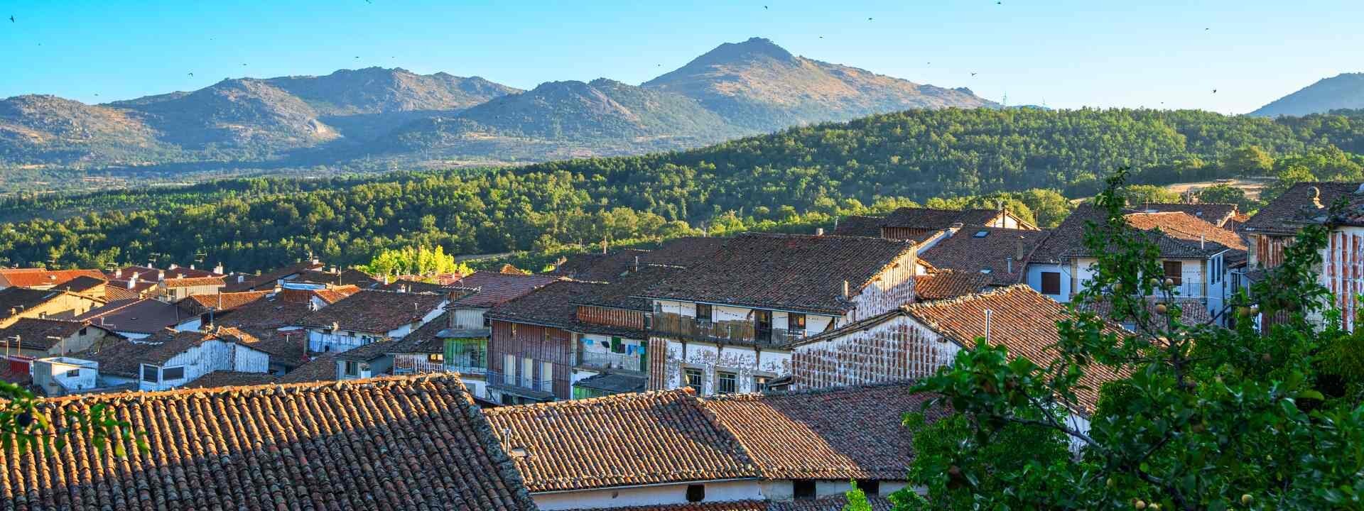 En una Reserva de la Biosfera y declarado Bien de Interés Cultural: el bellísimo pueblo de Salamanca a 1136 metros de altitud