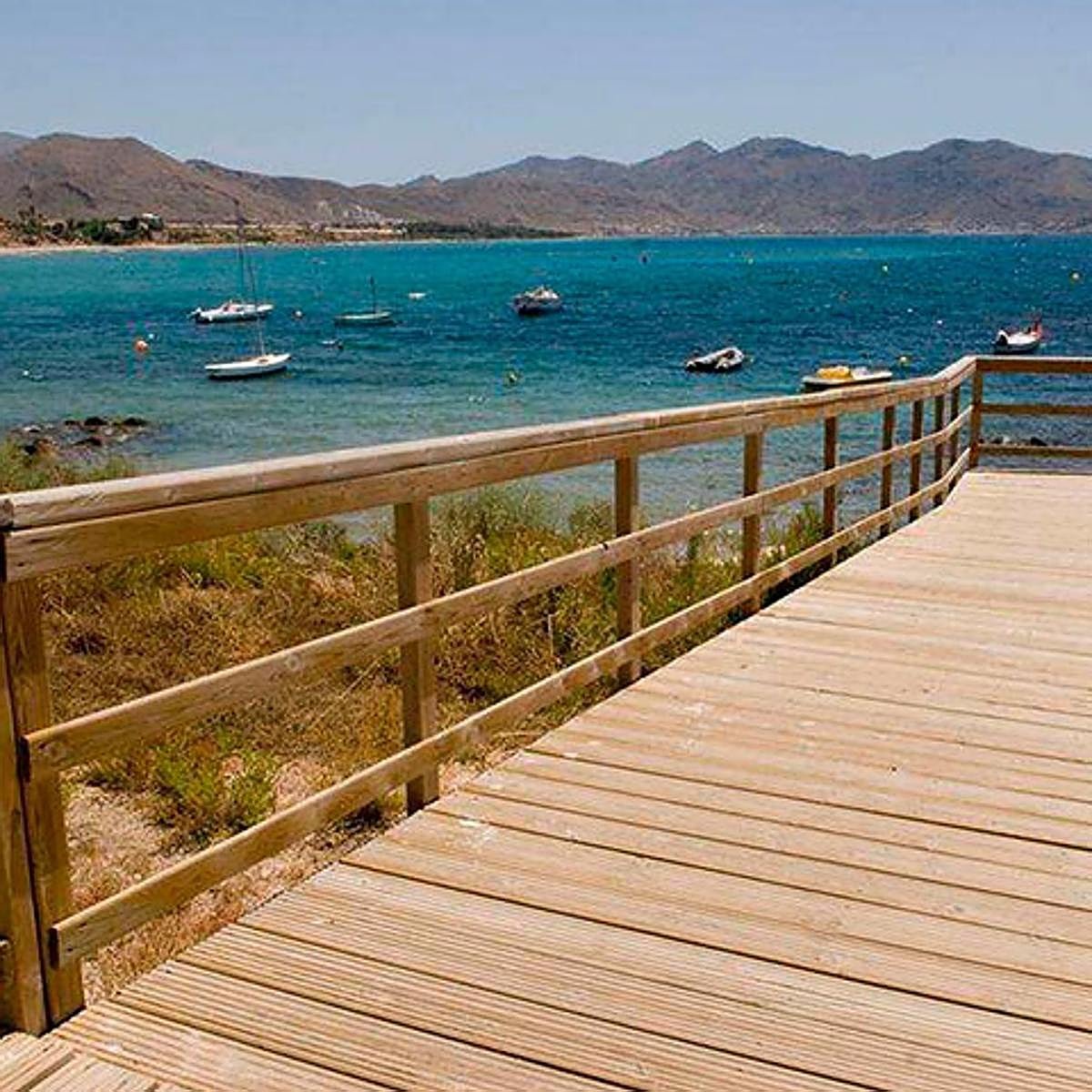 Esta cala secreta de Murcia con una cueva submarina y ruinas romanas es el destino perfecto para un verano de relax | Mujerhoy