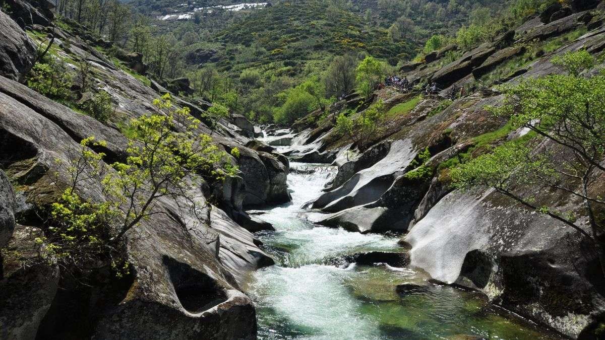 Está en el Valle del Jerte y es una garganta plagada de saltos de agua y pozas: ideal para una escapada