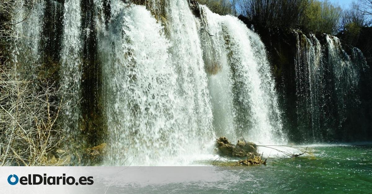Esta es la impresionante cascada que antiguamente movía el molino de este pequeño pueblo de Teruel