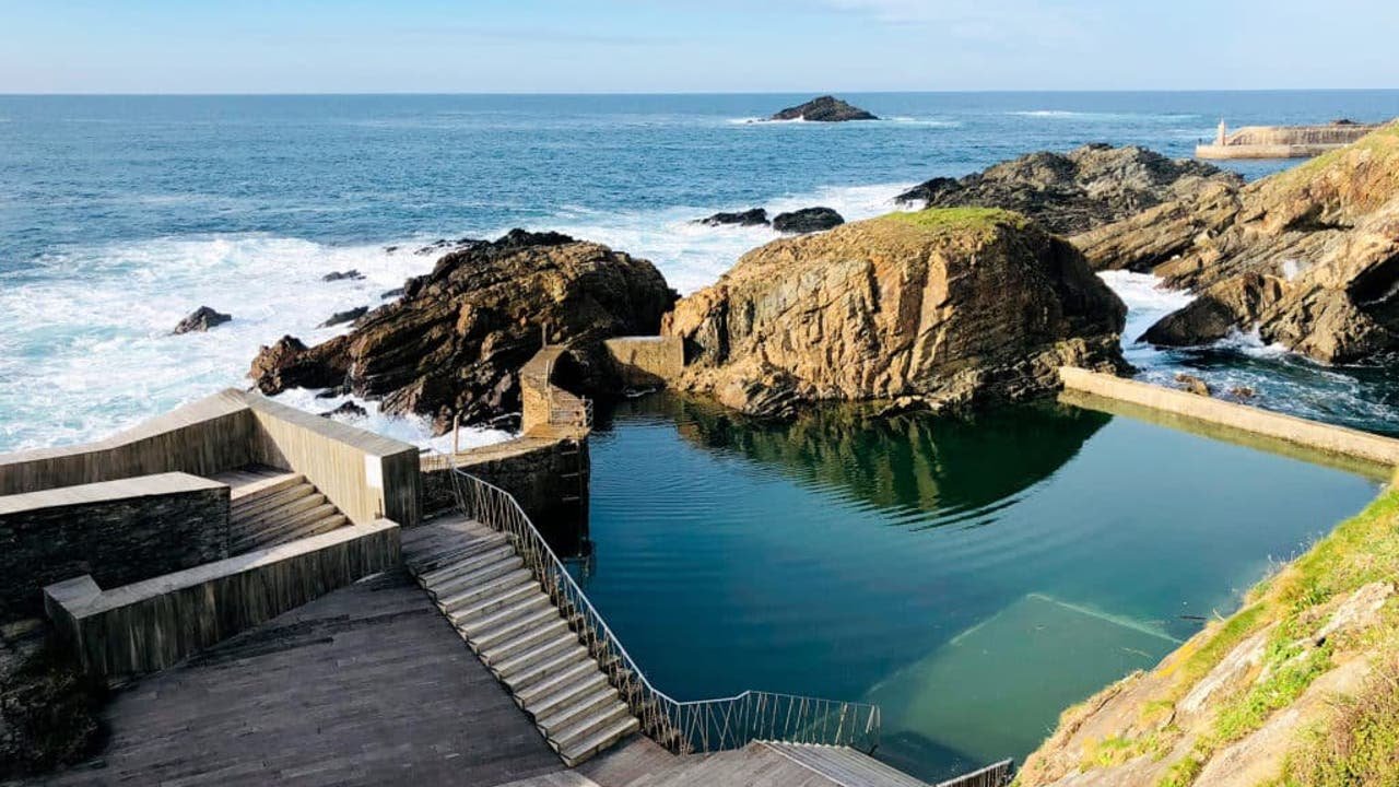 Esta es la impresionante piscina de agua salada con vistas al Cantábrico que tienes que descubrir en Asturias