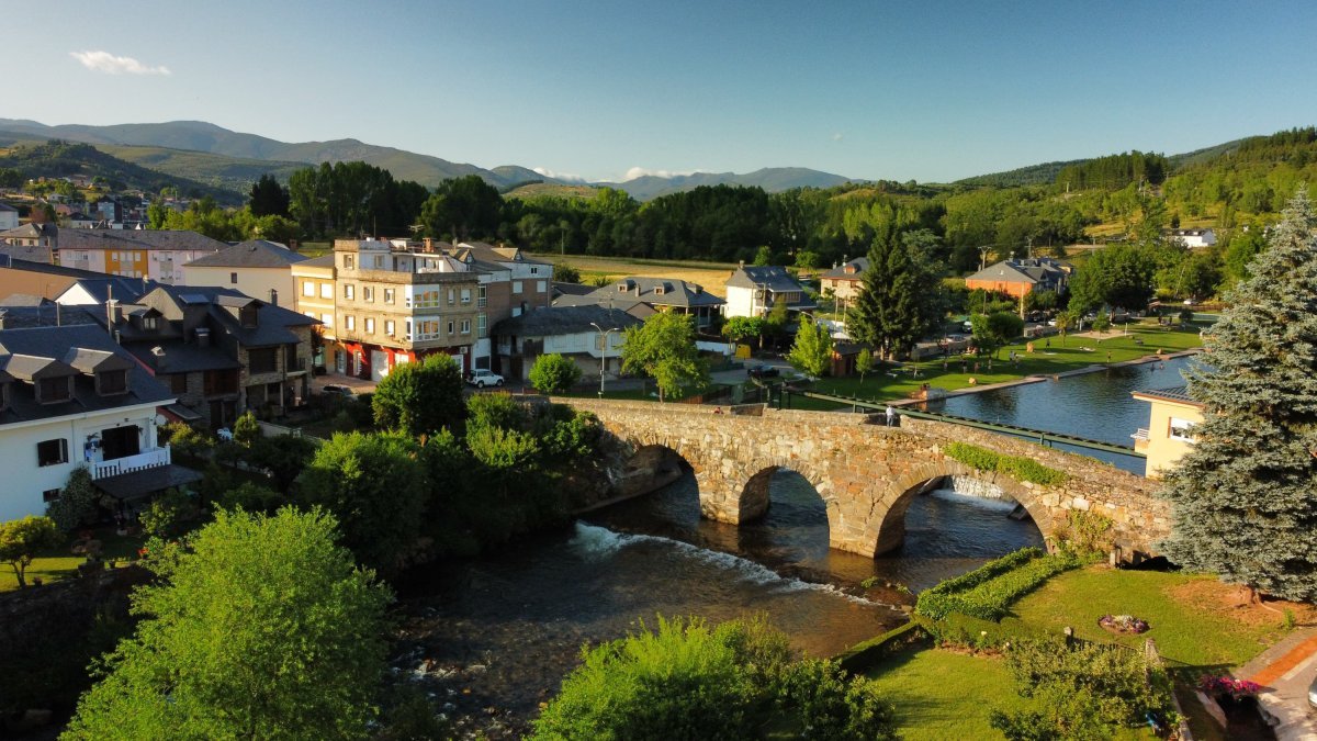 Esta es la playa fluvial más bonita de León, según la prestigiosa revista Viajar