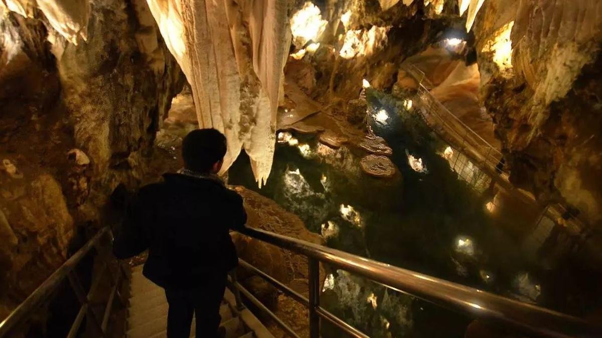 Esta es la provincia andaluza que tiene una cueva 'mágica' con más de 500 millones de años: 'Es una de las más bonitas del mundo'