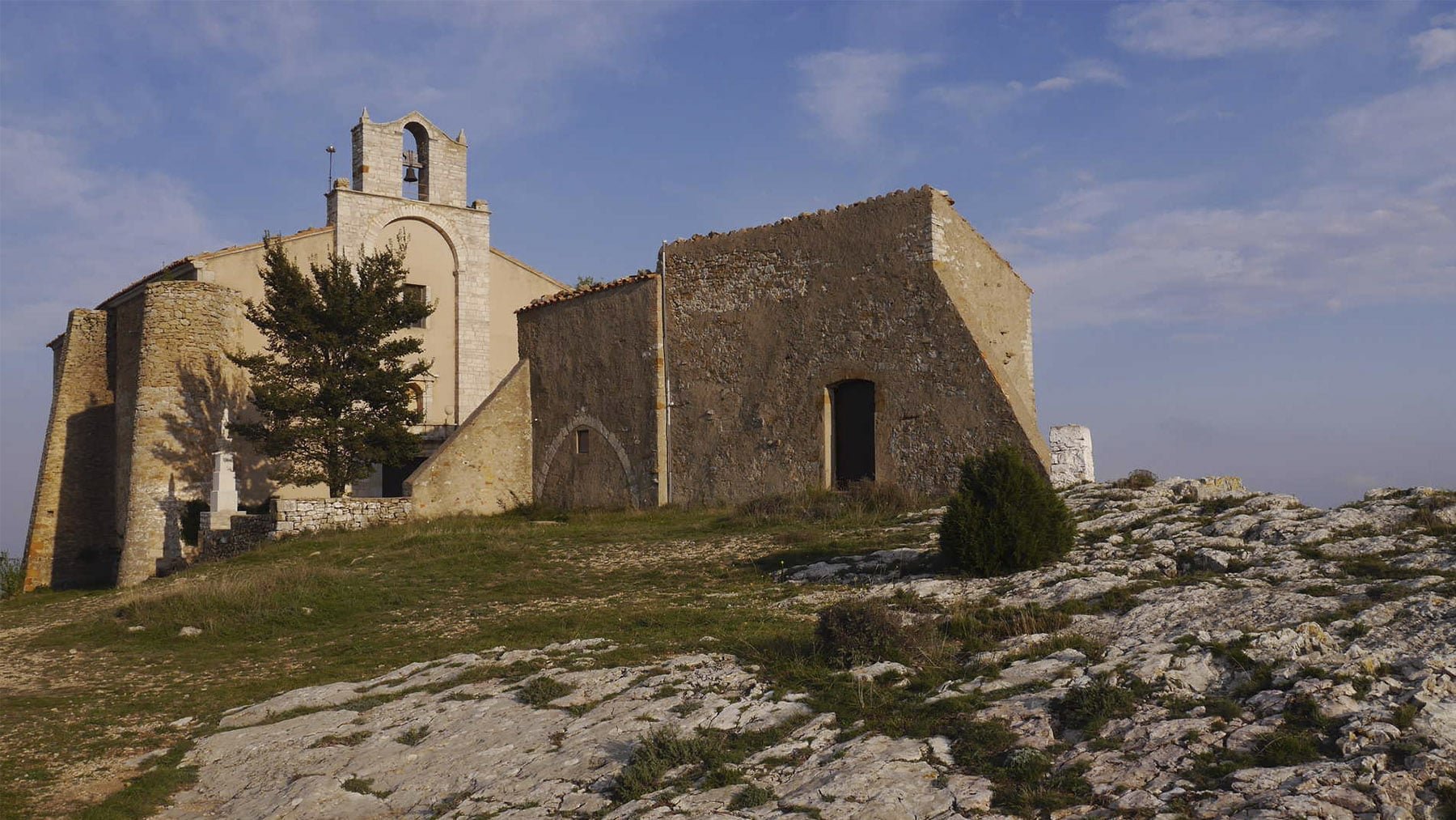 Esta joya medieval del siglo XIV es uno de los pueblos mejor conservados de España: parece la máquina del tiempo