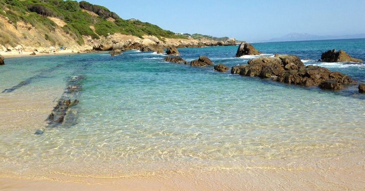 Estas son las mejores piscinas naturales en Cádiz: desde playas paradisíacas hasta pozas en el interior de un bosque