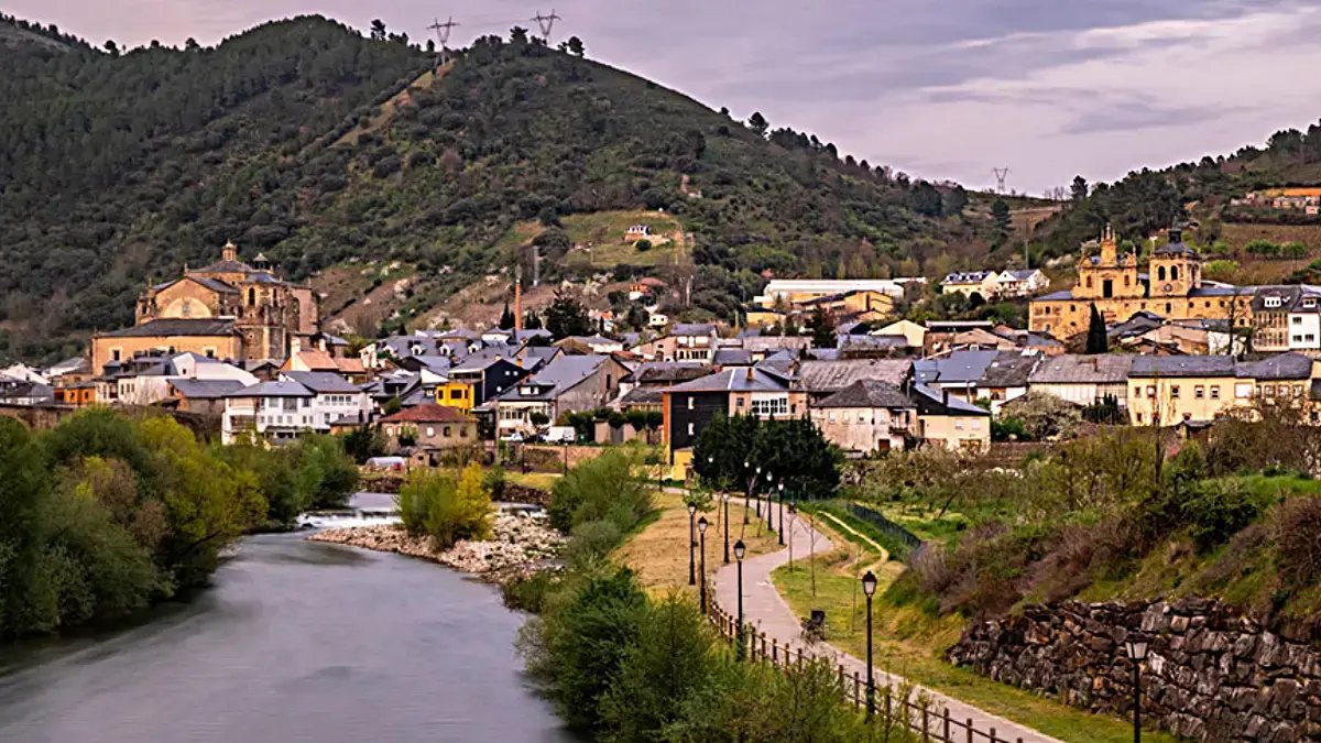 Este es el pueblo más bonito de León en 2025 según Viajar
