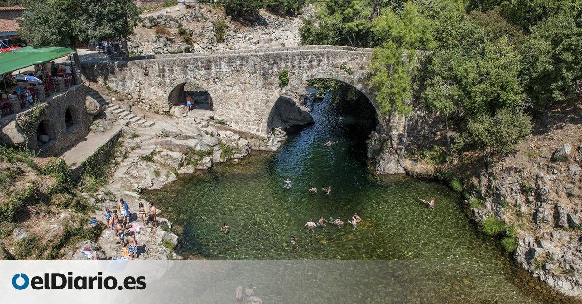 La comarca española que es perfecta para visitar este verano: tiene un castillo y más de 40 piscinas naturales