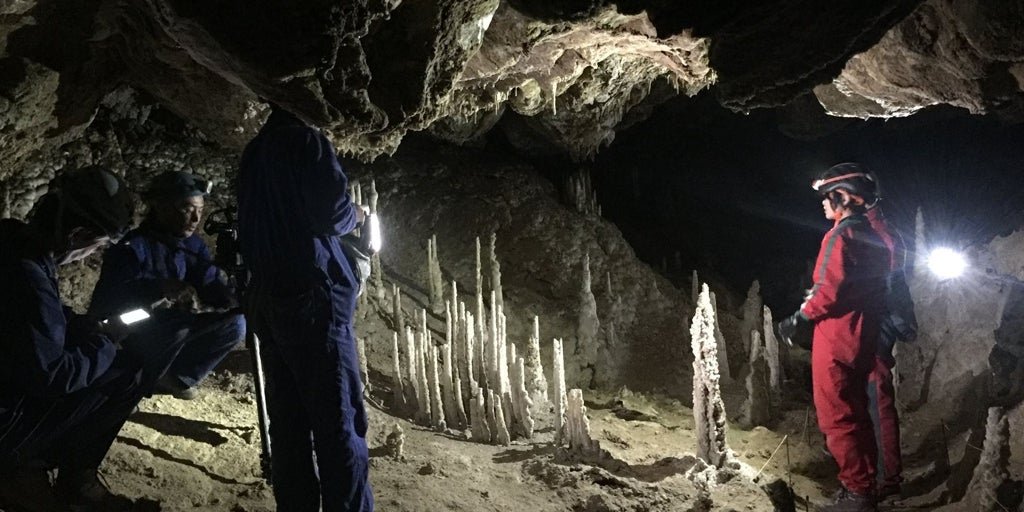La cueva repleta de estalactitas más espectacular de España está en Andalucía (y no es la Gruta de las Maravillas)
