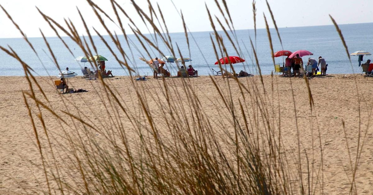 La desconocida playa de Huelva que es un remanso de tranquilidad: Vacía de turistas y a la que solo van locales