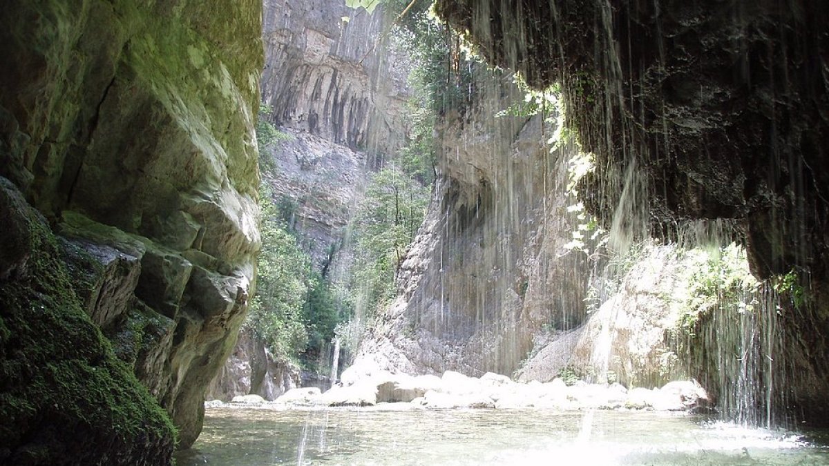 La espectacular piscina natural en el corazón de Lleida que no te puedes perder este verano