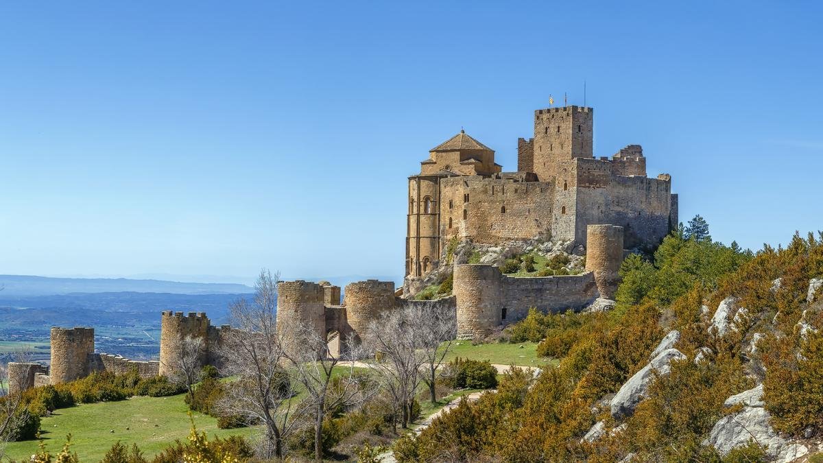 La fortaleza románica mejor conservada de Europa está en España: un castillo del siglo XI con vistas infinitas a la Hoya de Huesca