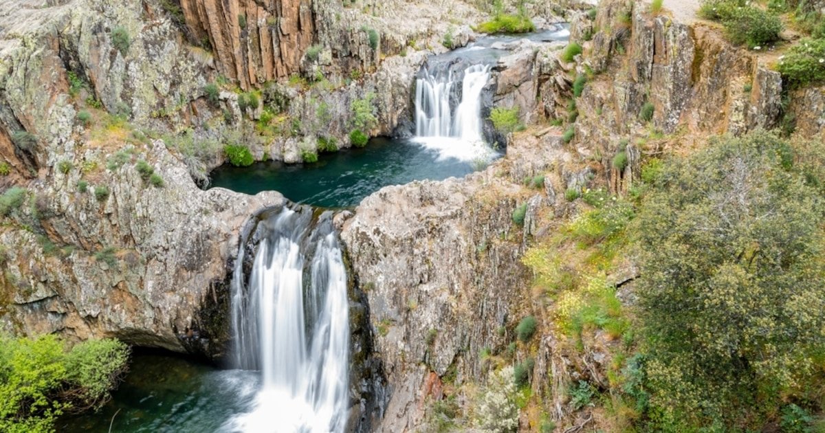 La impresionante ruta cerca de Madrid que descubre las ‘pozas de Marte’: unas bonitas cascadas perfectas para visitar en primavera