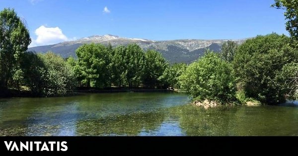 La piscina natural cerca de Madrid que puedes visitar en septiembre y que sigue siendo un oasis sin aglomeraciones