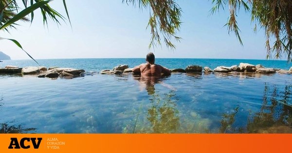 La piscina natural de agua cristalina y frente al mar que una joya: se puede acceder gratis y hay que ir sí o sí