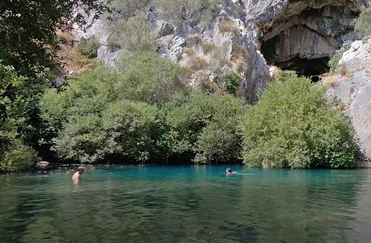 La piscina natural secreta de Málaga: cómo visitarla en un paraje protegido que pocos conocen