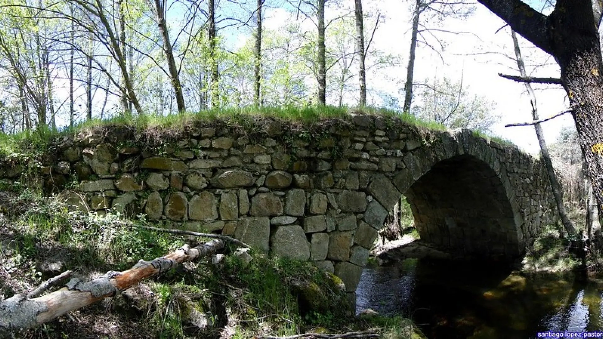 La preciosa ruta de senderismo en la sierra de Madrid que te lleva a un histórico puente romano