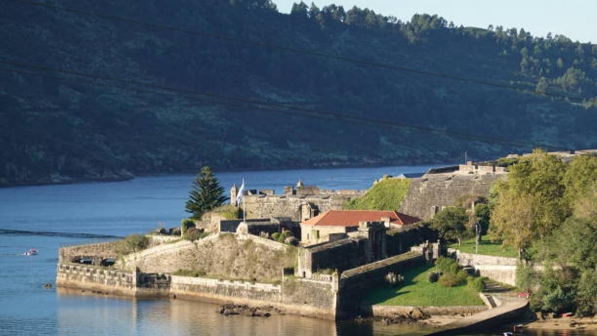 La primera reina de Europa vivió en este castillo gallego clave en las luchas medievales con Portugal