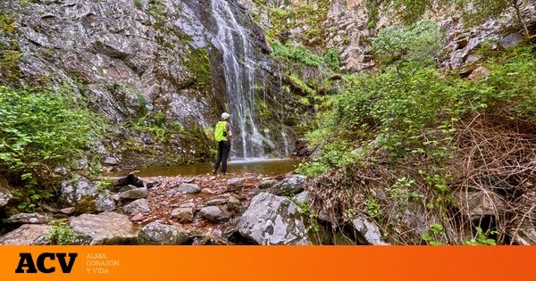 La ruta de interior de 14 kilómetros con un final de película: una preciosa cascada de 10 metros de altura