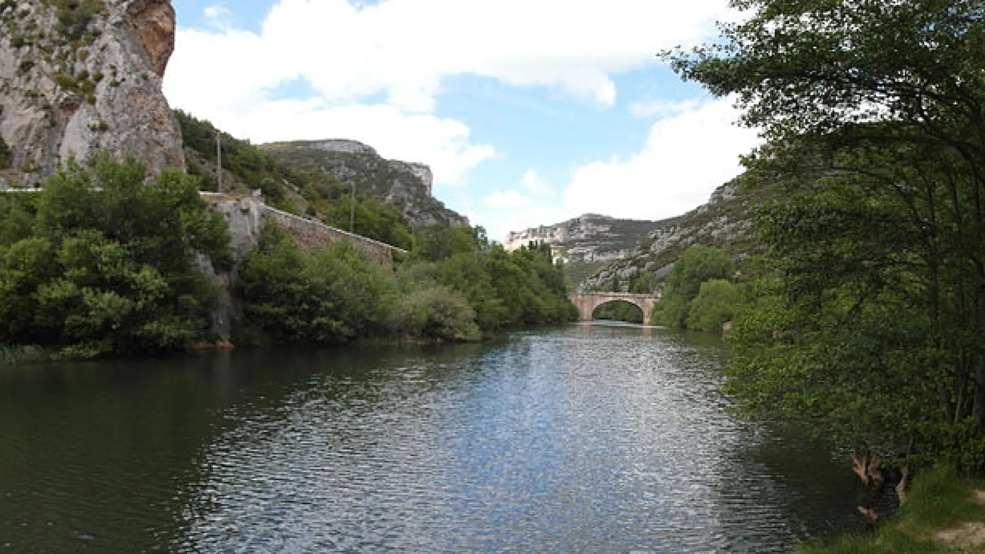 La ruta de senderismo en Burgos por un desfiladero repleto de vegetación