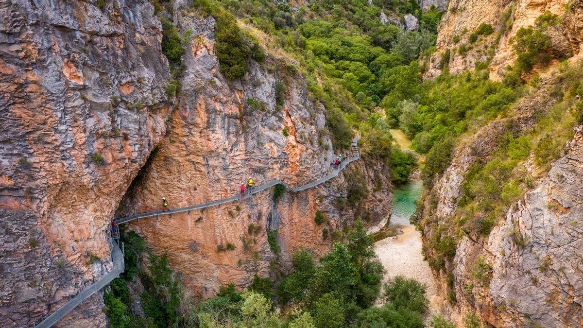 La ruta de senderismo más espectacular de España está en Huesca, es apta para niños y atraviesa cañones y gargantas impresionantes