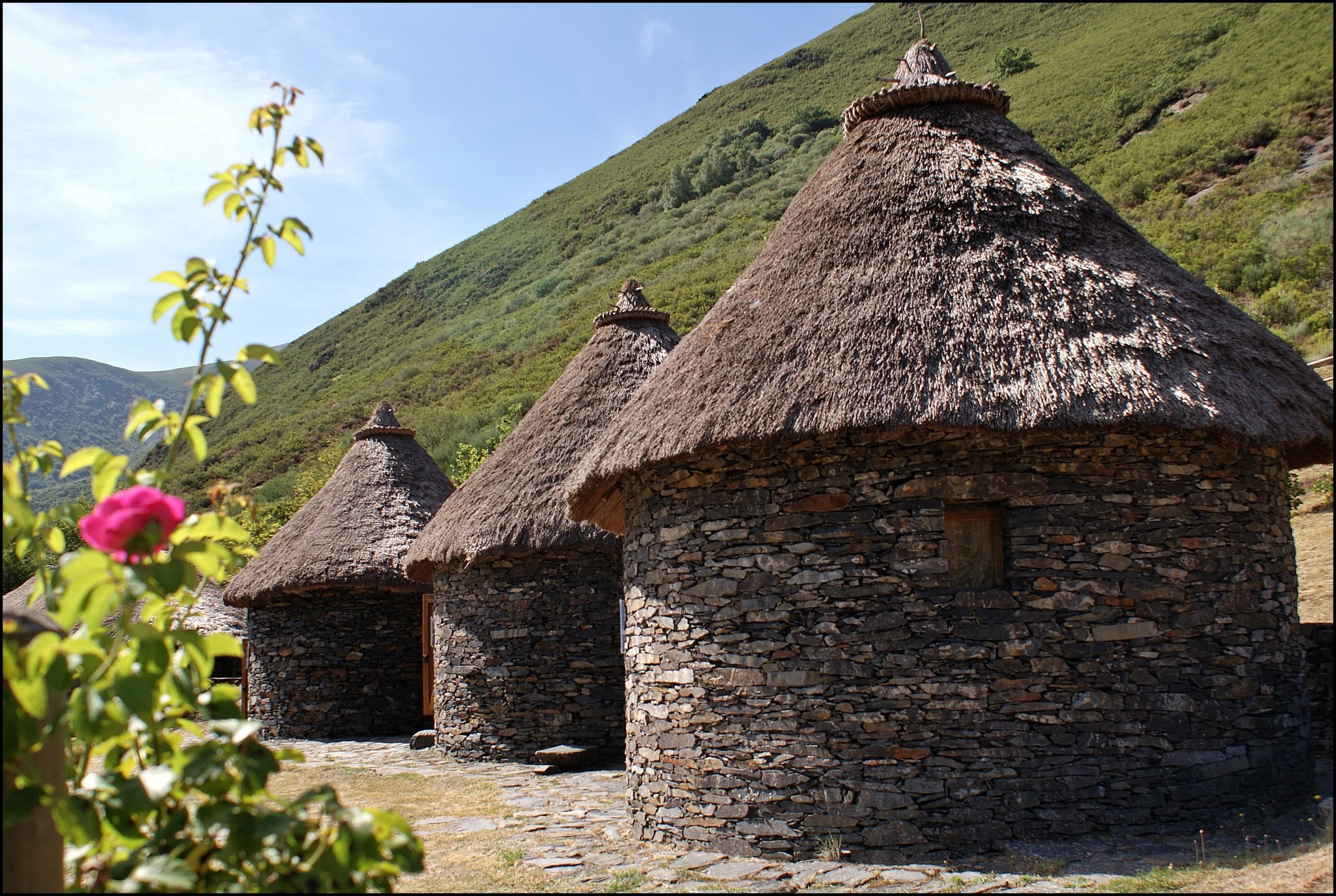 La ruta de senderismo por los Ancares leoneses que parece de cuento