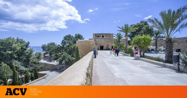 La ruta de senderismo que tienes que hacer sí o sí en Alicante: historia, castillo, miradores y museos con vistas al mar