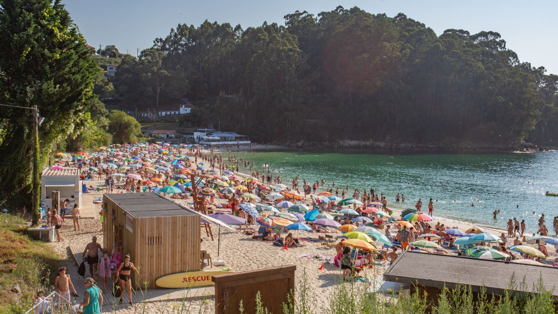 La ruta entre playas de agua turquesa y petroglifos milenarios perfecta para una escapada de verano con niños
