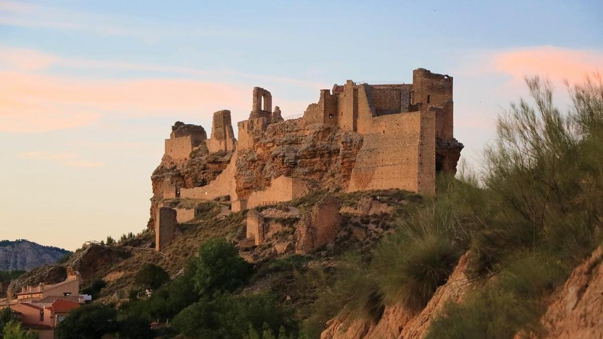 La única ciudad medieval del mundo construida desde cero está en Guadalajara y es considerada como 'una joya única en la tierra'
