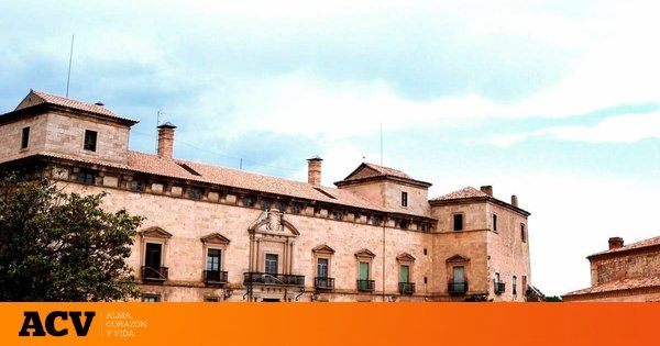 La villa amurallada de Castilla y León que tienes que visitar sí o sí: a orillas del Duero y con una plaza típicamente castellana